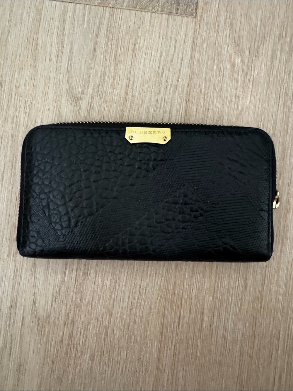 Burberry Black Textured Zip Wallet with Gold Hardware - Picture 3 of 7